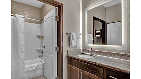 1 Queen Studio Suite