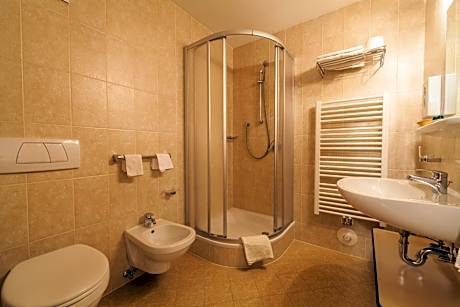 Economy Quadruple Room