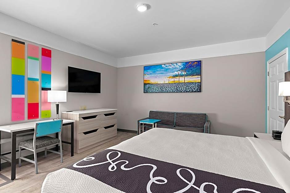 La Quinta Inn & Suites by Wyndham Raymondville