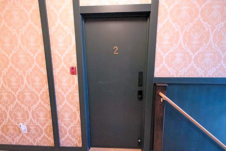 Speakeasy King Suite (Rm 2)