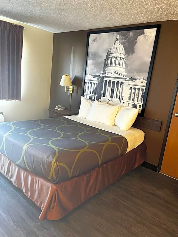 Super 8 by Wyndham Smithville/Kansas City