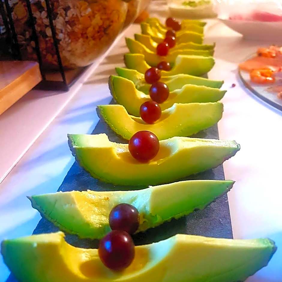 New Hostel Berlin Mitte FREE SNACK hot tea and coffee