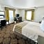 Court Plaza Inn & Suites of Mackinaw