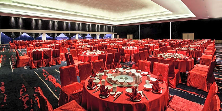 Pullman Miri Waterfront