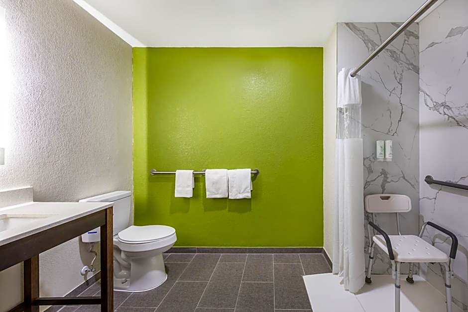 Sleep Inn & Suites Salina I-135