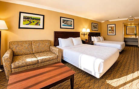 Standard Queen Room with Two Queen Beds - Non-Smoking