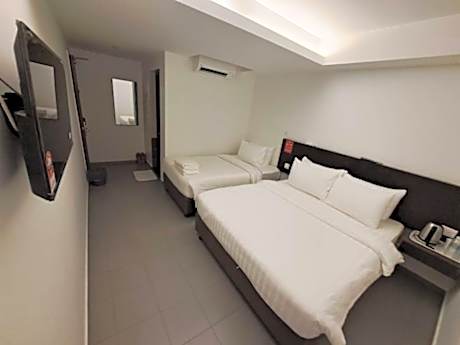 Deluxe Family Room