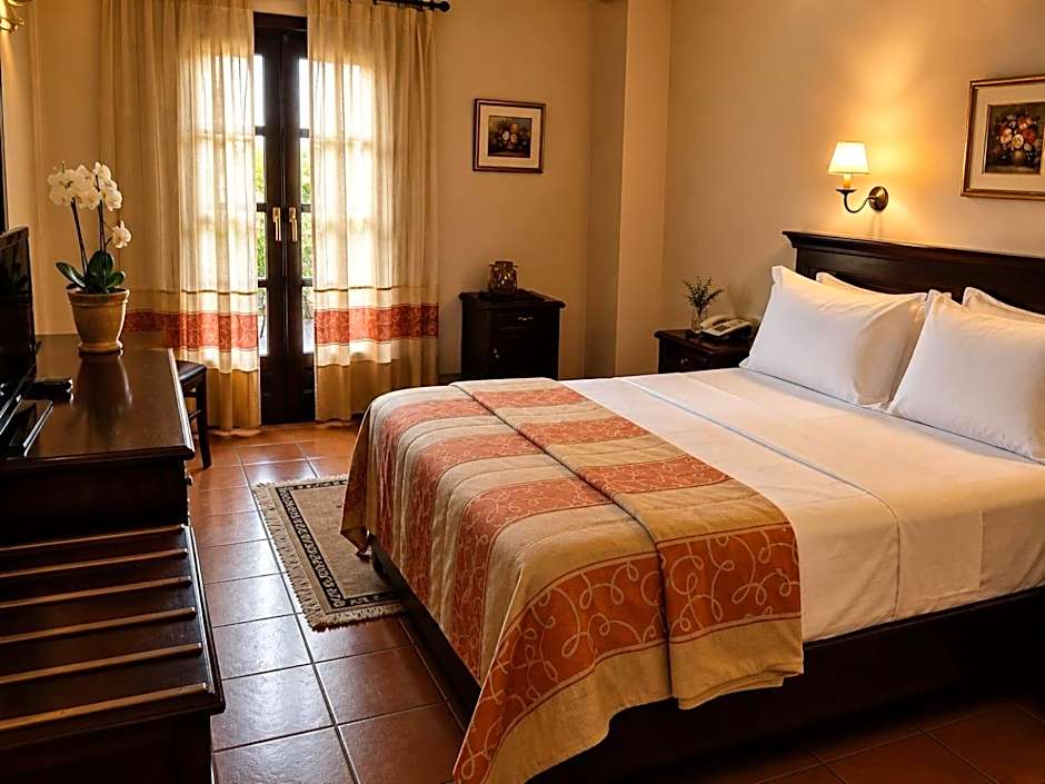 Hotel Doupiani House