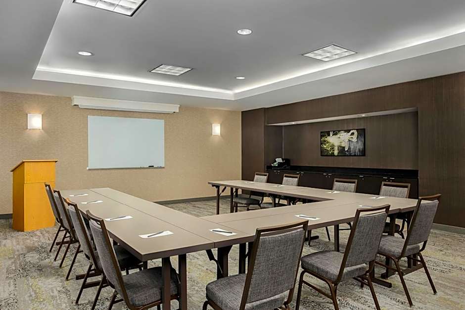 Courtyard by Marriott Houston Rice University