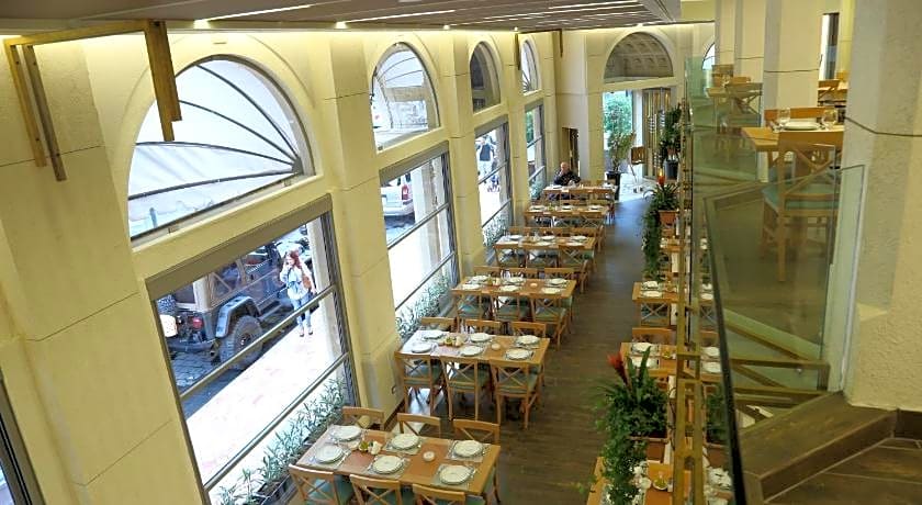Golden Tulip Serenada Hamra Hotel