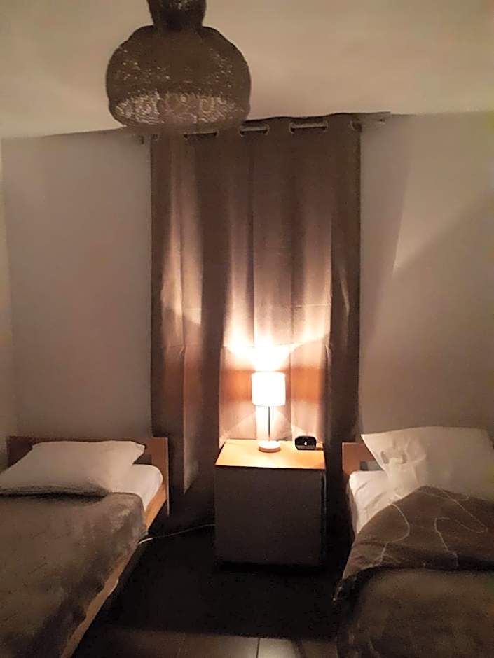 Double Room — 18 fotoğraftan 1. fotoğraf