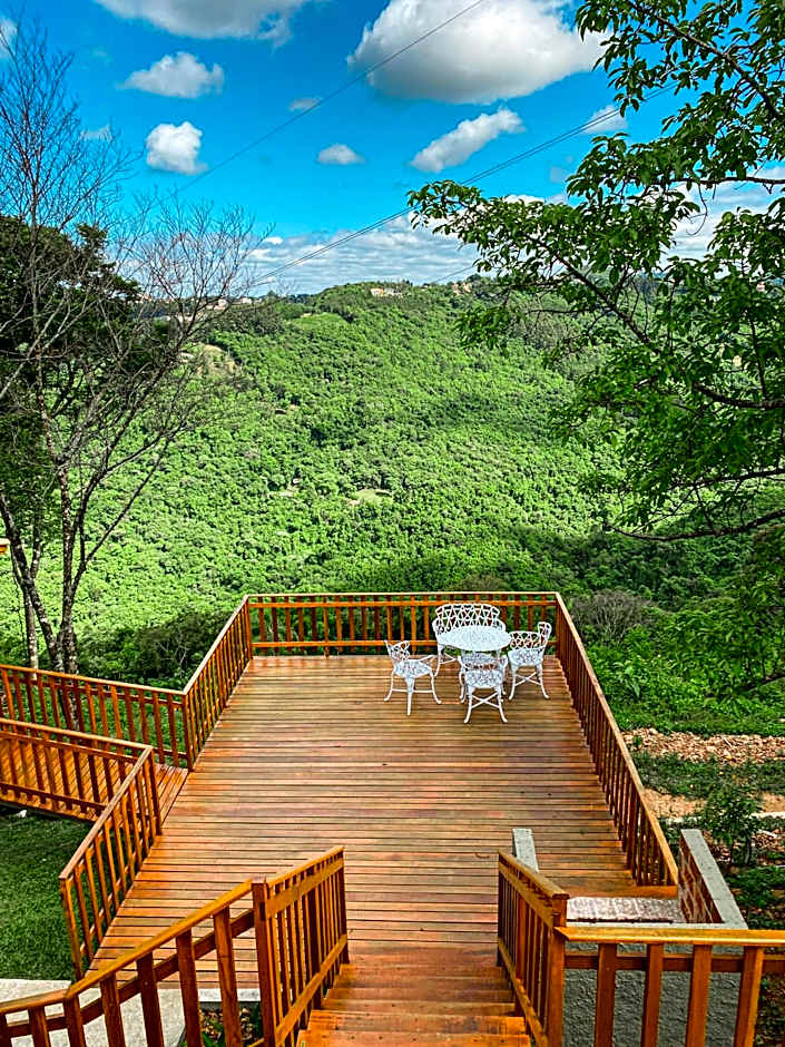 Vovô Emílio Chalés