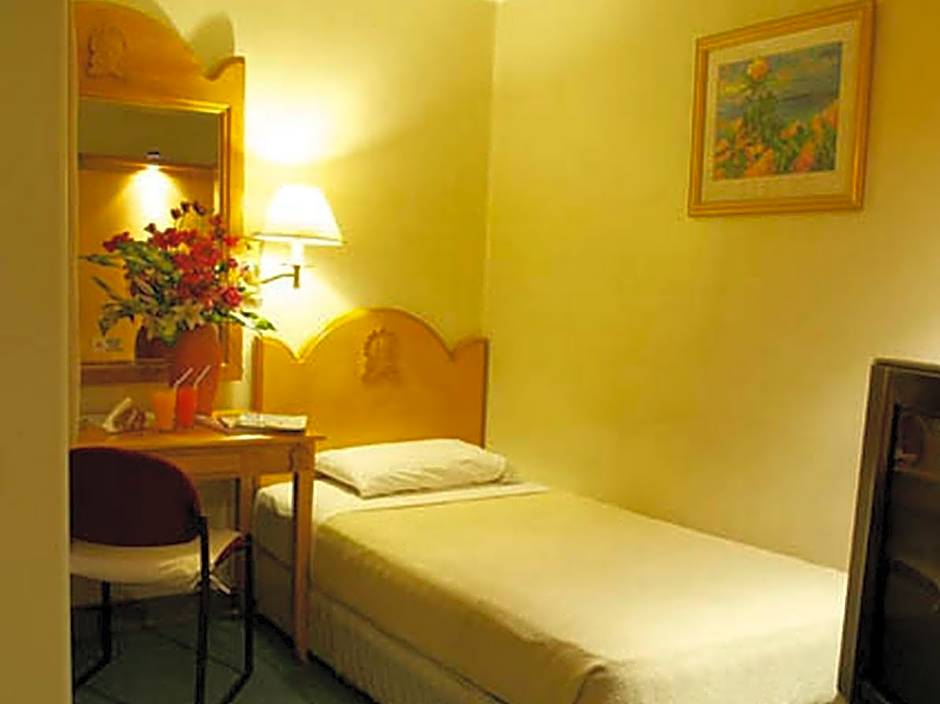 Palladium Suites Hotel