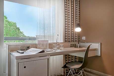 Standard Room with one queen size bed