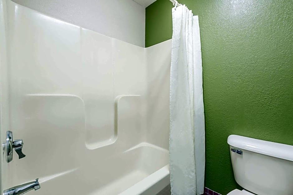 Super 8 by Wyndham Madison IN