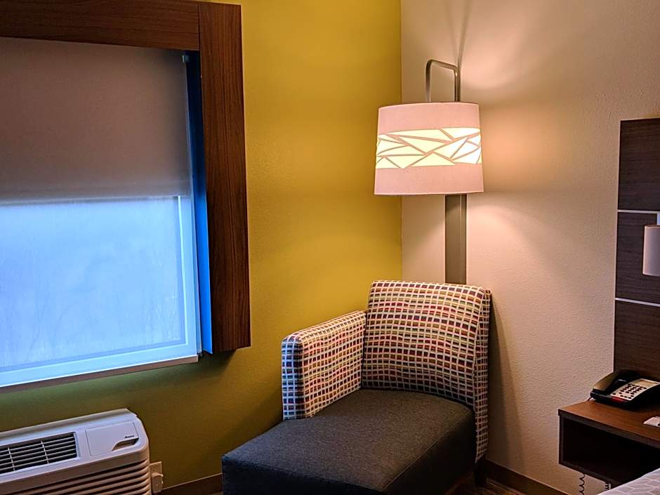 Holiday Inn Express Hotel & Suites Claypool Hill -Richlands Area By IHG