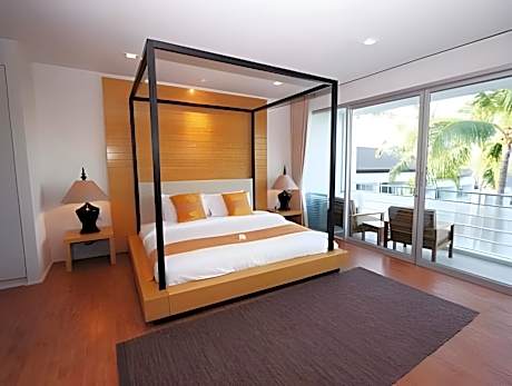 2 Bedroom Duplex - Pool View