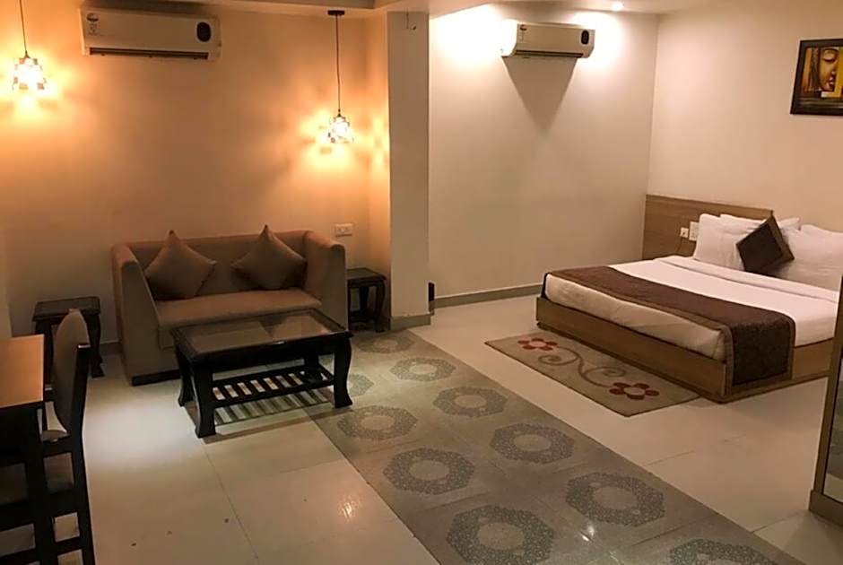 Goroomgo City Square Hisar