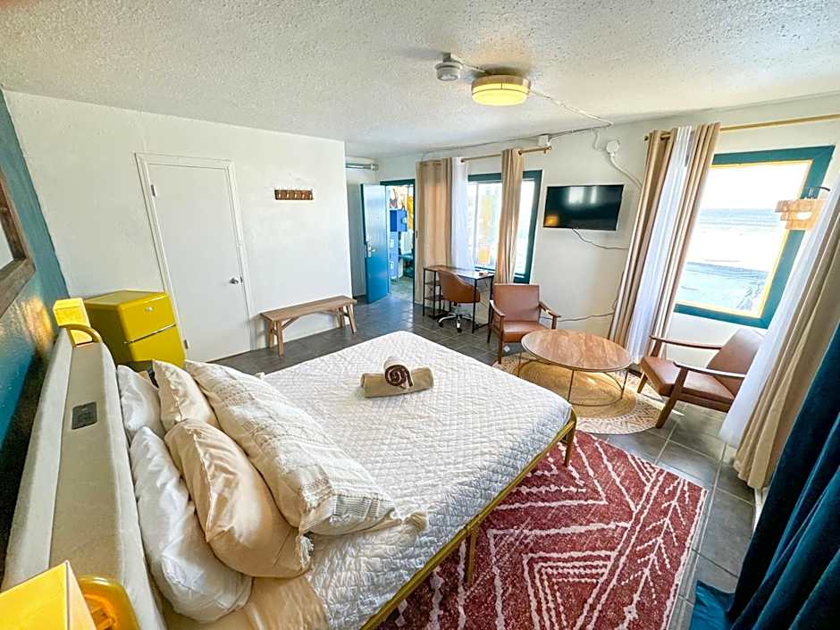 ITH Beach Bungalow Surf Hostel San Diego Adults Only