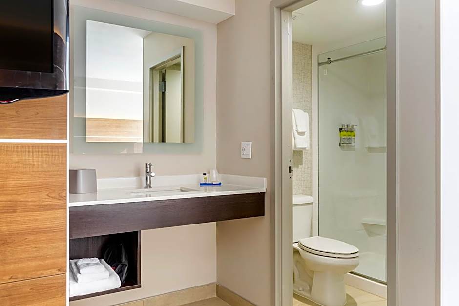 Holiday Inn Express Hotel & Suites Albuquerque Midtown By IHG