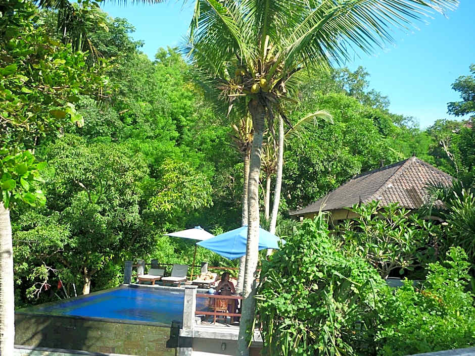 Song Lambung Beach Huts