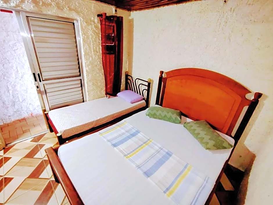 Hostel Canto da Praia São Sebastião - próximo ao enrocamento Caraguatatuba