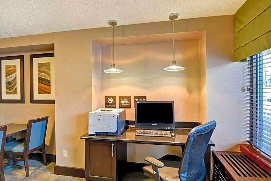 Hampton Inn By Hilton State College
