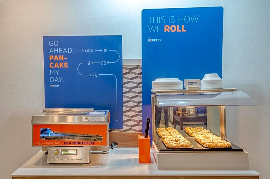 Holiday Inn Express Hotel & Suites Thornburg-S. Fredericksburg By IHG