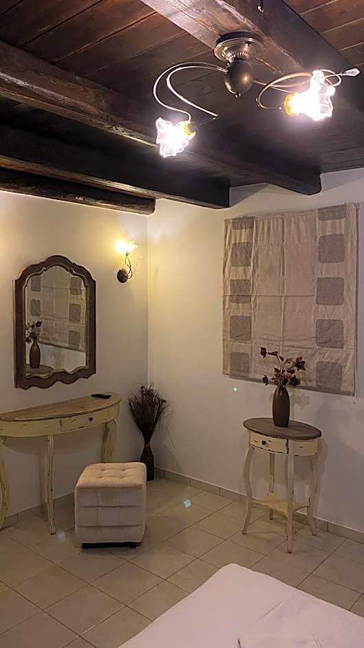 Ikojenia Traditional Lodge