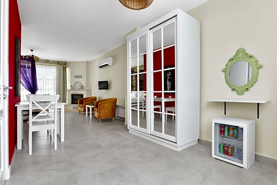 Panda Alacati Hotel