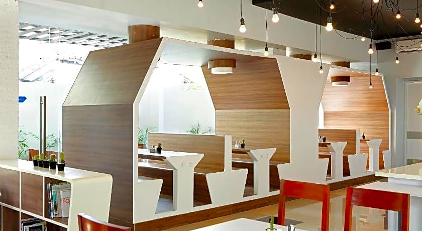 Berry Biz Hotel