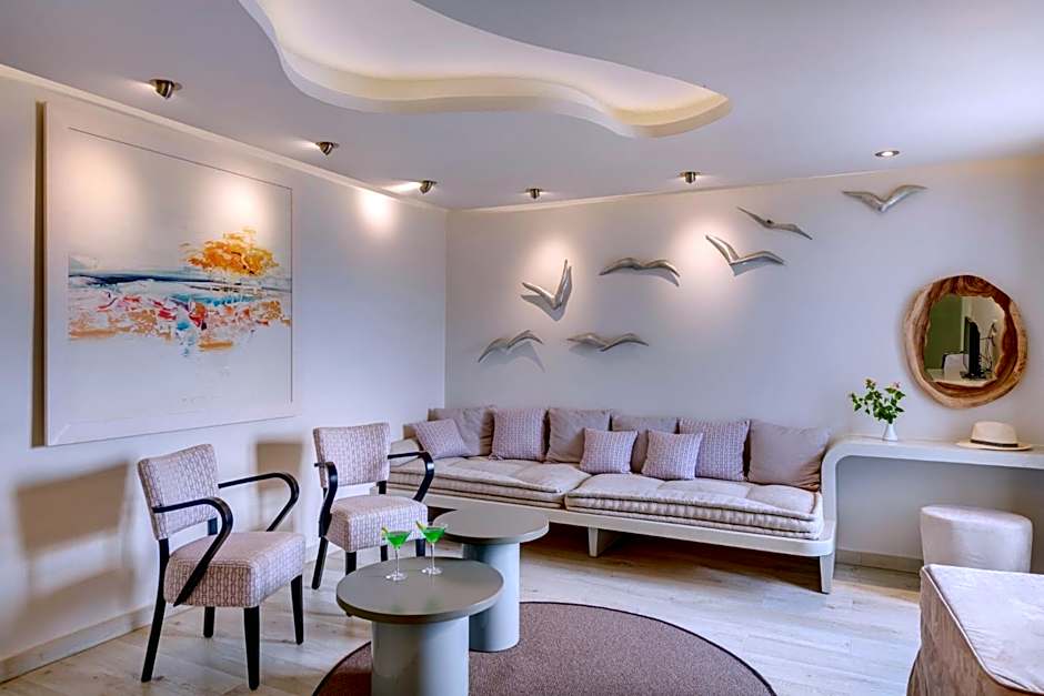 Kouros Art Hotel (Adults Only)