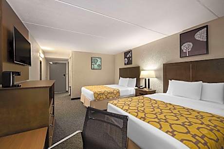 Deluxe Queen Room with Two Queen Beds and Atrium View - Non-Smoking