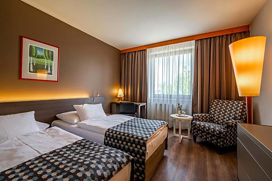 Expo Hotel