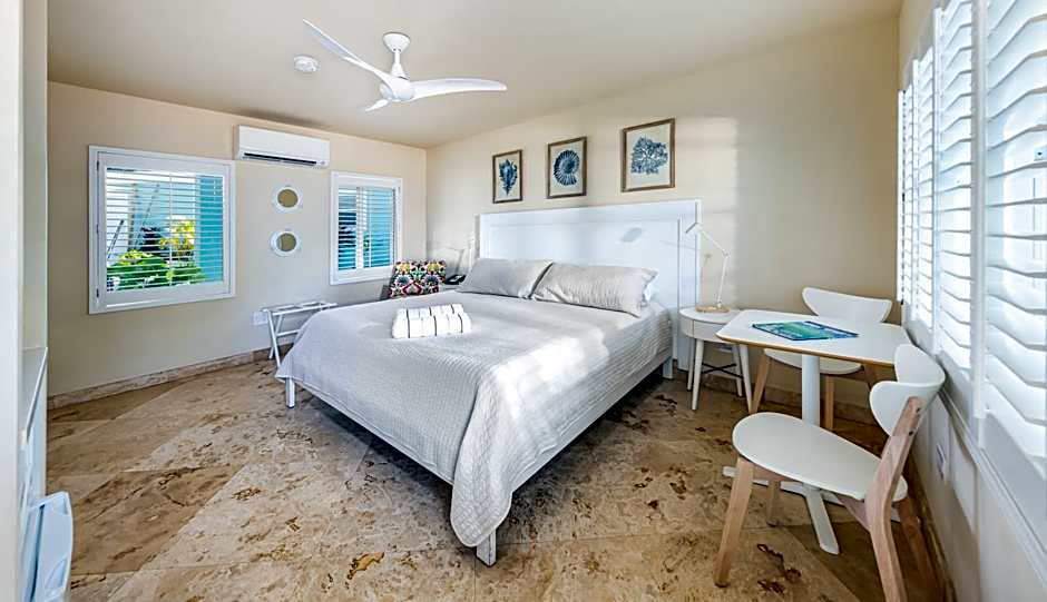 Photo 1 of 5 of Standard 1 King Bed, Waterfront