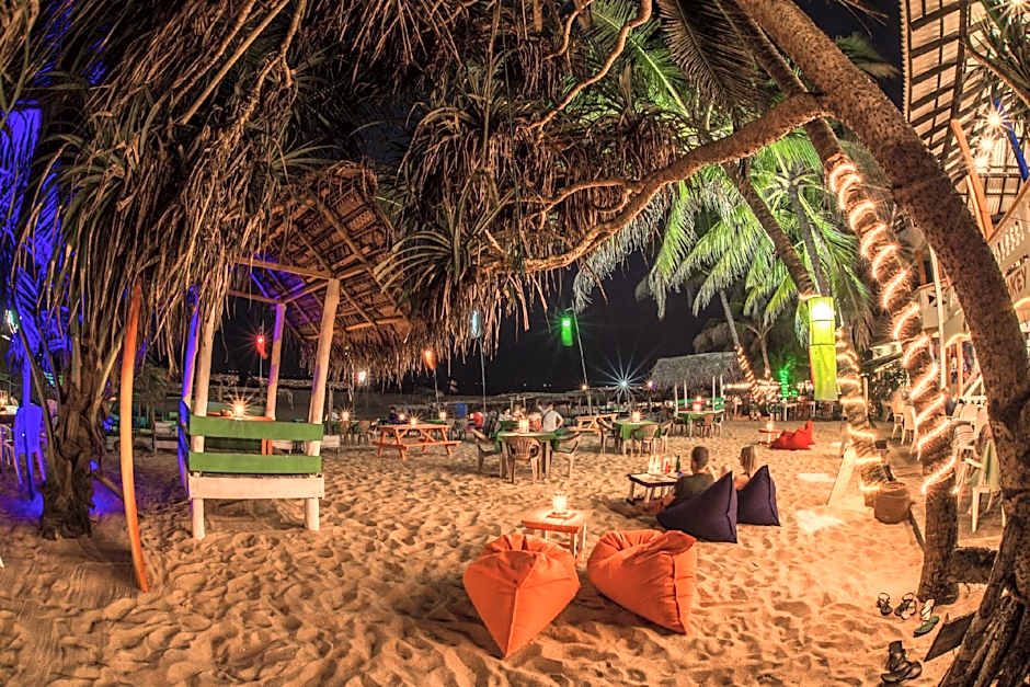 International Beach Hotel & Restaurant