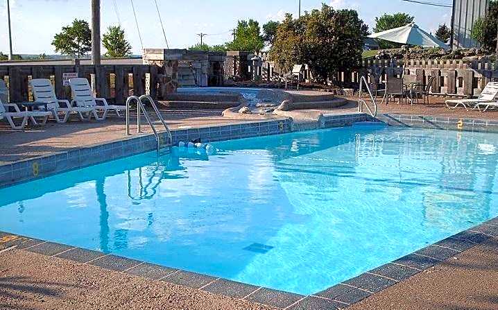 Quail's Nest Inn & Suites