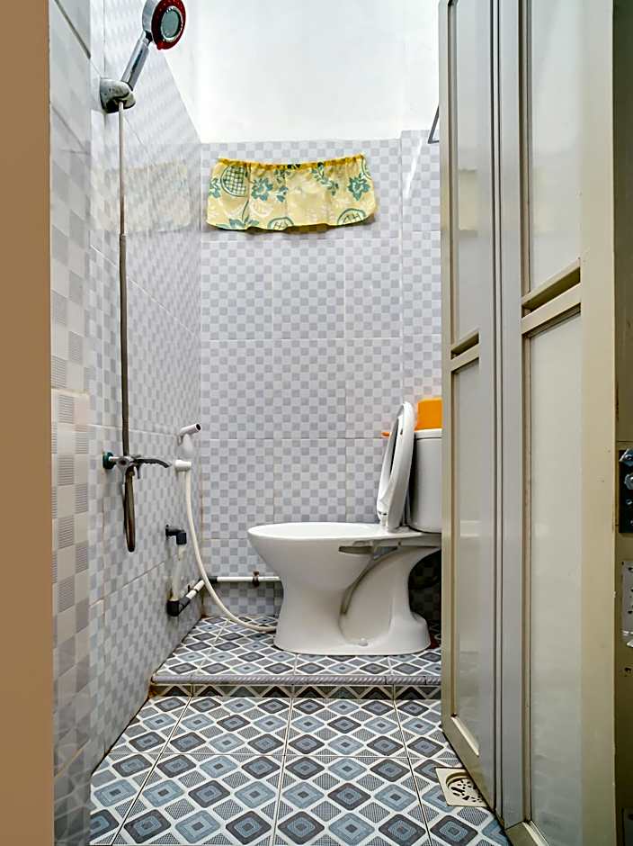 OYO 90024 Botania Homestay & Cafe