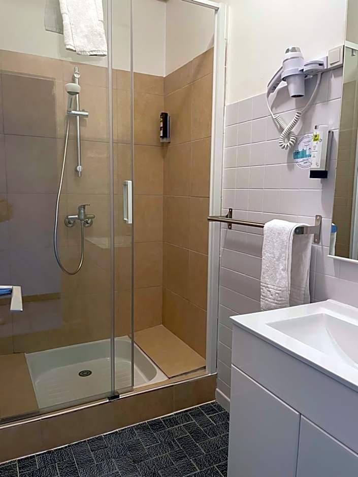 Logis Hôtel Le Clement V