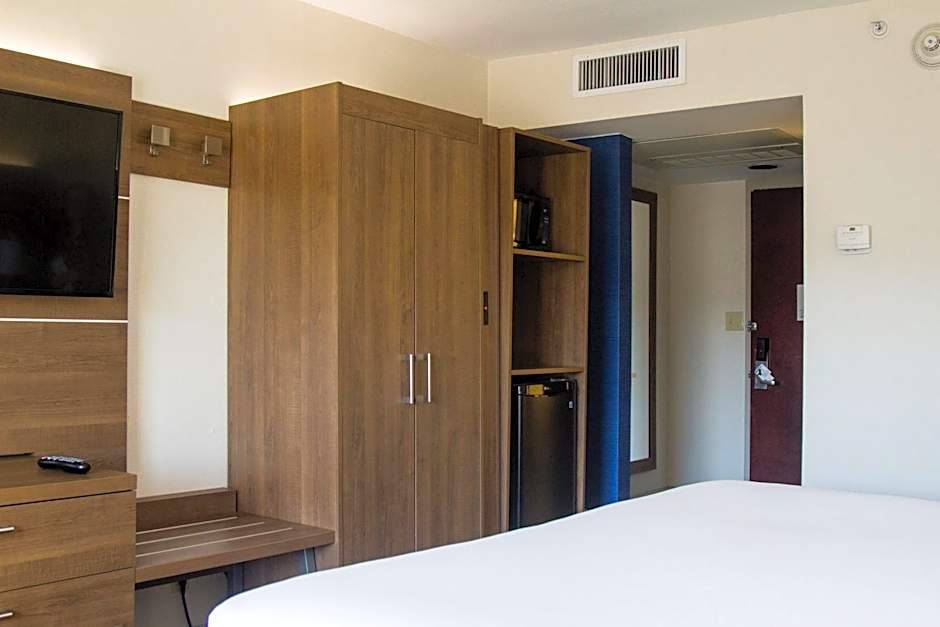 Country Inn & Suites by Radisson, Downtown Albany New York
