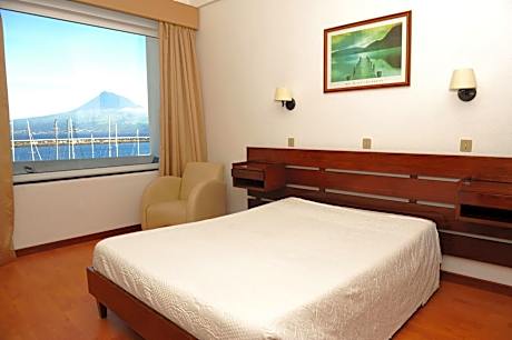 Double Room with Balcony and Sea View