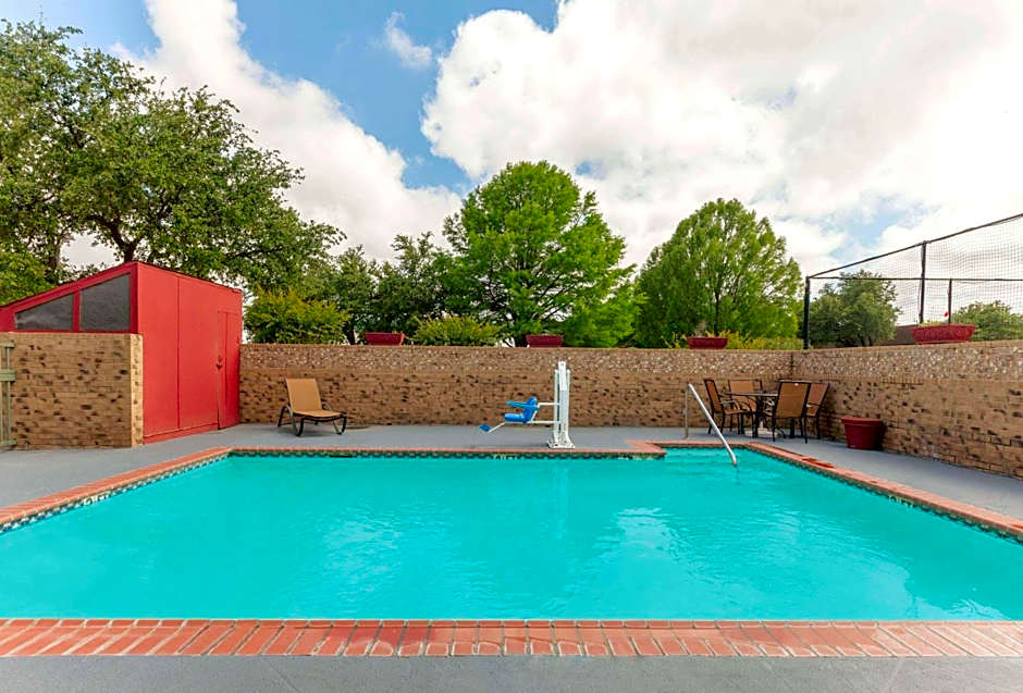 Hawthorn Extended Stay by Wyndham Richardson