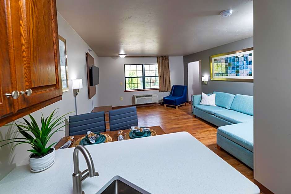 Extended Stay Airport