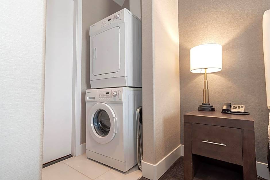 Sandman Signature Edmonton South Hotel