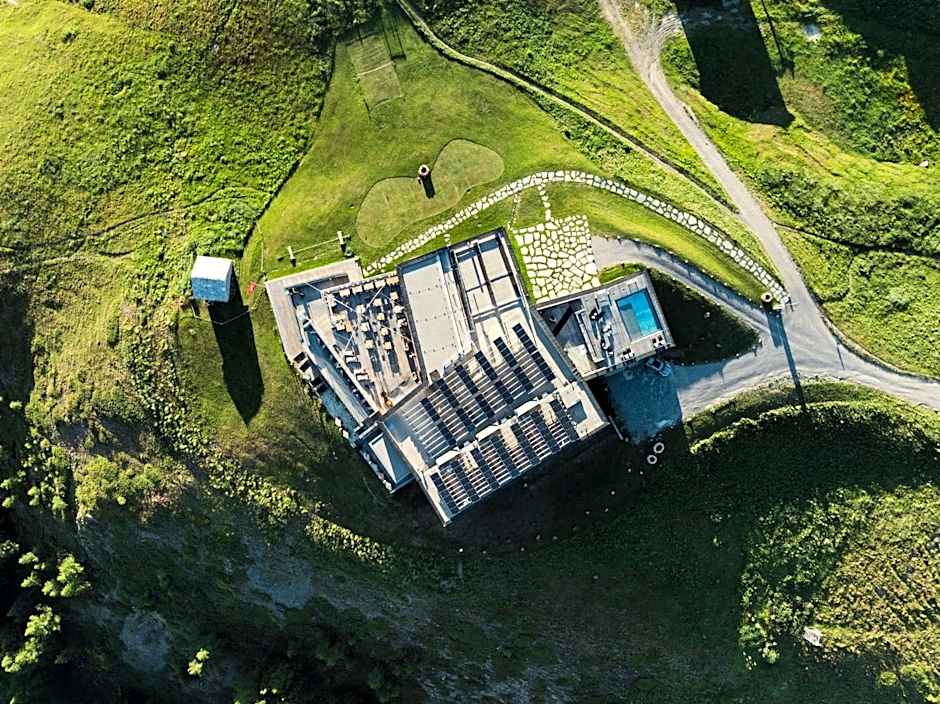 Chetzeron Mountain Boutique Hotel