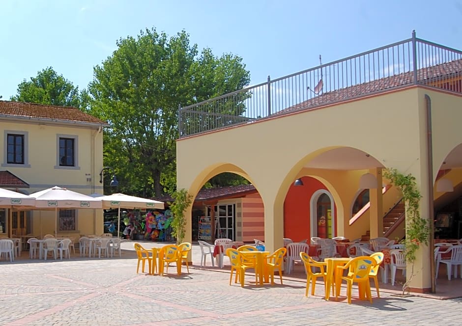 Club del Sole Viareggio Family Collection
