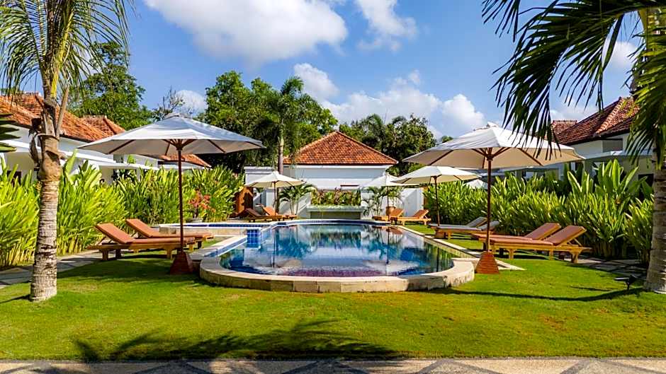 Nomada Villas - Giant Pool - Private Kitchen - Free Gym Access - Up to 40Mbps WiFi
