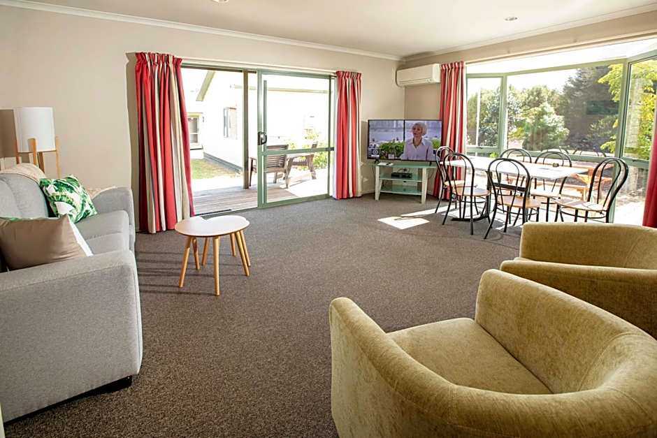 Tāhuna Beach Holiday Park