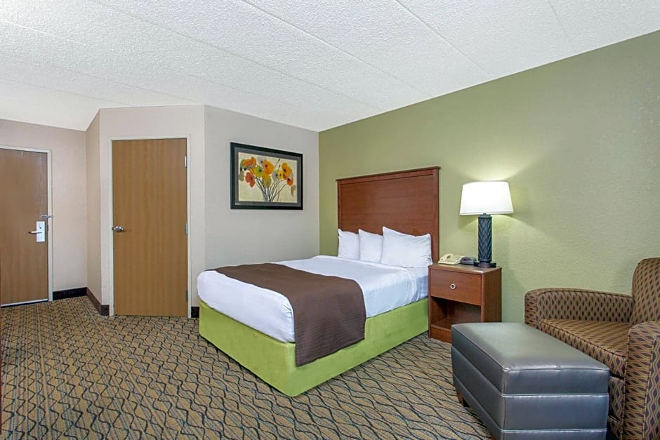 AmericInn by Wyndham Sheboygan