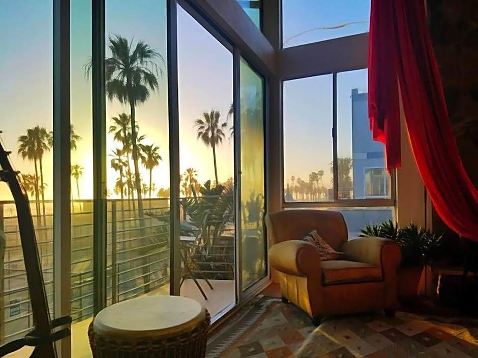 Ocean Front Vortex Female Hostel private rooms Free bikes